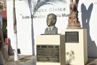 El homenaje por el aniversario luctuoso de Luis Donaldo Colosio Murrieta se hizo en la plaza cívica de la facultad.