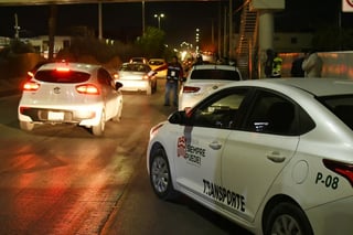 Se levantan cerca de 28 infracciones diarias en Torreón a unidades del servicio público en los operativos de Transporte. (EL SIGLO DE TORREÓN)