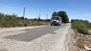 Realizan trabajos de bacheo en un tramo de la  carretera Madero-Finisterre