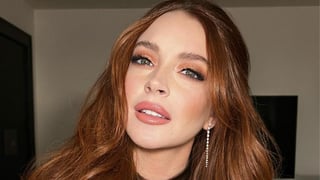 Lindsay Lohan comparte su avanzado embarazo en redes usando traje de baño