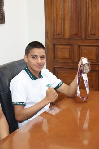 El sampetrino, Jesús Jarath Borrego, platicó su experiencia al obtener la medalla de oro en la competencia nacional de boxeo.