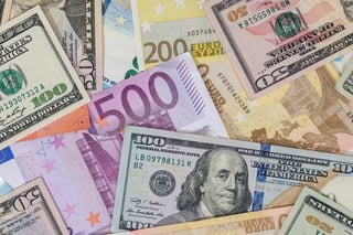 El Banco Central Europeo (BCE) fijó el cambio de referencia del euro en 1.0918 dólares. (ARCHIVO)