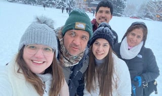 Ismael Rincón junto a su esposa Luz Gonzales originarios de Monterrey, Nuevo León, decidieron realizar un viaje en compañía de sus tres hijos. (Foto: FACEBOOK)