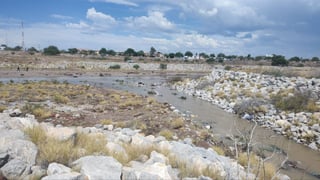 Explica Protección Civil de Gómez Palacio causa de desfogue de agua registrada en lecho del Río Nazas