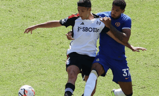 Raúl Jiménez debuta con el Fulham en amistoso frente al Chelsea
