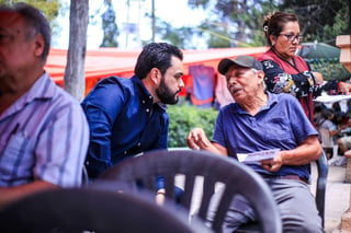Alberto Hurtado formó parte de este ejercicio con ciudadanas y ciudadanos, quienes se reunieron en la Plaza de la Madre, en Saltillo.
