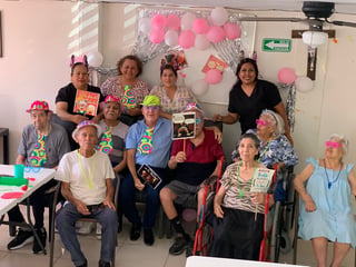 Festejan el Día del Abuelo en la casa de asistencia de adultos mayores La Abuelita Cruz (CORTESÍA) 