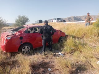 Elementos de la Policía Civil Coahuila (PCC) se trasladaron al sitio y localizaron el accidente justo en el kilómetro 220.