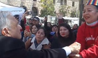 El presidente de México también escuchó peticiones de 'ayuda' de ciudadanos del Perú porque 'la dictadura nos está matando'. (ESPECIAL) 