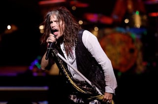 Aerosmith pospone gira de despedida hasta 2024 por salud de Steven Tyler