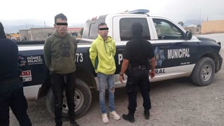Los sujetos fueron detenidos por elementos de la Policía Municipal y puestos a disposición de la Vicefiscalía.
