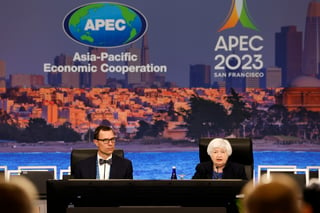 Entre las metas de APEC está fomentar la integración y el intercambio de políticas financieras y fiscales. (JOHN G. MABANGLO / EFE)