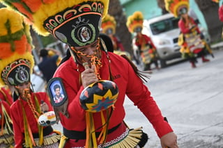 Se programaron cuatro bloques con 92 grupos de danzas de pluma, de carrizos y matlachines. (FOTOGRAFÍAS: VERÓNICA RIVERA)
