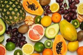 La preparación con frutas, agua y especias para estimular la tiroides