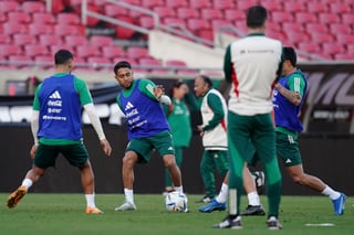 Jugadores de la Selección Mexicana practican ayer, rumbo al partido amistoso de hoy frente a la selección de Colombia (FMF)