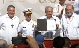 El presidente López Obrador encabezó la mañana de este viernes en Salina Cruz, Oaxaca, la ceremonia de inauguración del Tren Interoceánico.