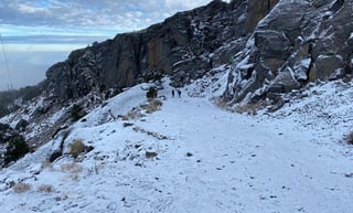 Caída de nieve “pinta de blanco” al Pico de Orizaba y Cofre de Perote.
