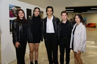-Adriana Correa, Isabel Ortiz, Pablo García, Rodolfo Walss y Camila Armendáriz.