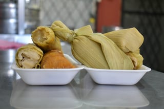 Este 2 de febrero se celebra el Día a Candelaria, fecha en la que se acostumbra comer tamales como parte del compromiso adquirido con el Niño Dios de la rosca de Reyes. (ARCHIVO)