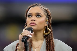 ¿Quién es Andra Day, la cantante que sorprendió con su talento en el Super Bowl?