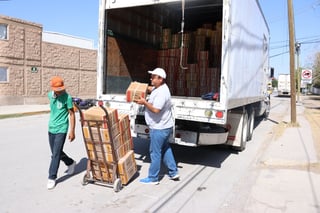 Entrega de libros de texto. (ARCHIVO)