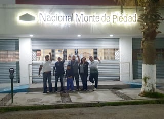 Trabajadores de Monte de Piedad. 