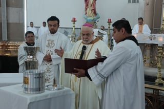 Celebran la Misa Crismal en Gómez Palacio