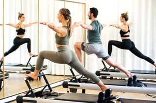 El ejercicio de pilates que regenera tu columna y abdomen
