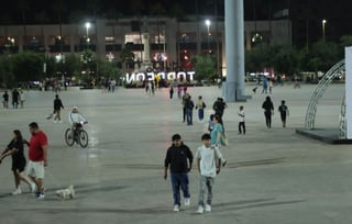 Los turistas en La Laguna han aprovechado para visitar sitios de interés como la Plaza Mayor, el Teleférico de Torreón y el Puerto Noas. (VAYRON INFANTE)