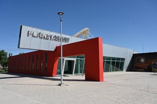 Acuerdan entrega de reconocimiento a personal del Planetarium Torreón.