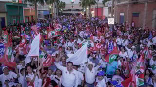 Raúl Meraz cierra campaña con respaldo de miles de gomezpalatinos