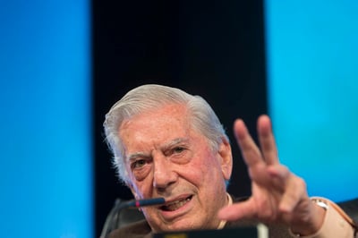 El escritor hispano-peruano Mario Vargas Llosa se mostró hoy partidario de que en el arte y la literatura prime la libertad 'más irrestricta', aunque muestren lo peor de la sociedad, a la vez que aseguró que no debe haber más límites a la libertad de expresión que las leyes. (AP)