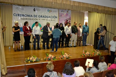Certificados. Mujeres de La Laguna de Durango concluyen estudios de primaria y secundaria con el IDEA. (EL SIGLO DE TORREÓN)