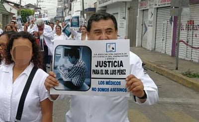 Movilización. Médicos de todo el país han dado su apoyo al doctor Luis Alberto. (TWITTER)