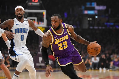 James, astro de los Lakers, lidera junto al elemento de los Mavericks la lista para conformar el equipo del Juego de Estrellas de la NBA. (AP) 