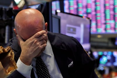 El mercado bursátil en Estados Unidos vivió un jueves de pánico; su principal indicador cayó 9.9 por ciento. (AP) 