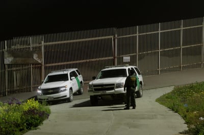 Un grupo de más de cuarenta legisladores demócratas instó este viernes al presidente estadounidense, Donald Trump, a detener 'de inmediato' la construcción del muro en la frontera con México para centrarse en la crisis sanitaria provocada por el coronavirus SARS-CoV-2. (ARCHIVO)