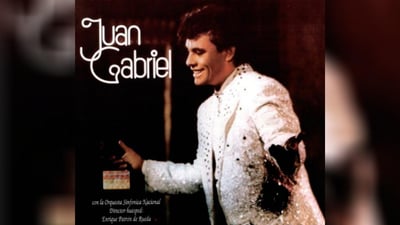 Han pasado 30 años del lanzamiento del histórico disco, pero el álbum Juan Gabriel en el Palacio de Bellas Artes, grabado en 1990, mantiene su vigencia y todo su esplendor a pesar de los años y de la ausencia del Divo de Juárez.  (ESPECIAL) 

