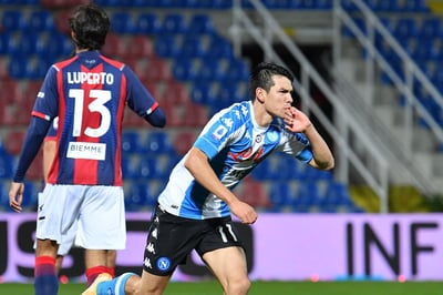 Hirving Lozano marcó un tanto en la paliza del Napoli 4-0 sobre Crotone, con lo que el equipo del mexicano llegó 20 unidades. (EFE)