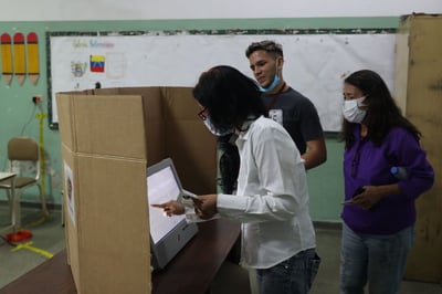 El chavismo proclamó este lunes un triunfo mayor al adjudicado en las elecciones parlamentarias que celebró Venezuela el domingo. (ARCHIVO) 