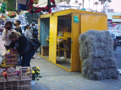 Aprueban autoridades operación del mercado navideño en los alrededores del Mercado Juárez.