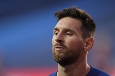 Leo Messi, capitán del FC Barcelona, ausente en la semifinal de la Supercopa española ante la Real Sociedad a causa de unas molestias, realizó este viernes trabajo específico y no se entrenó con el equipo a dos días de la final que se jugará el domingo en Sevilla. (ARCHIVO)