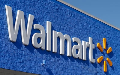 Walmart, la mayor cadena de supermercados del mundo, anunció este miércoles un plan de 350,000 millones de dólares con el que busca reforzar su producción en Estados Unidos y crear hasta 750,000 empleos en el país durante los próximos 10 años. (ARCHIVO) 
