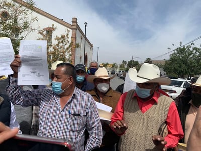 Los campesinos acudieron al Palacio de Gobierno para exponer que ellos son los únicos que conforman la mesa directiva.