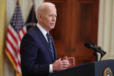 El presidente de Estados Unidos, Joe Biden, calificó este viernes de 'ataque flagrante a la Constitución' las restricciones que los republicanos han impuesto al voto en Georgia y otros estados. (ARCHIVO) 
