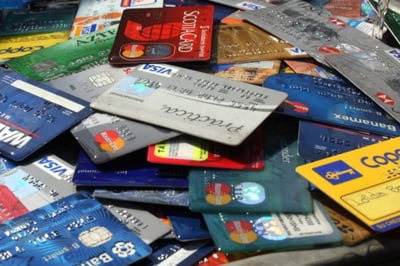 Con el alza del comercio electrónico creció el uso de las tarjetas de crédito y débito hasta un 44 por ciento. (ARCHIVO) 