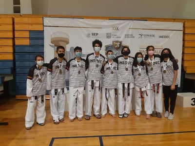 Los taekwondoínes laguneros de la Asociación Ji Do Kwan de Torreón, representarán a Coahuila en la fase final del torneo nacional. (ESPECIAL)