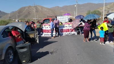 En la movilización participa el Frente Unido de La Laguna en Defensa de la Vida, El Territorio y el Agua, en apoyo a los normalistas de Mactumactzá, Chiapas, el cual se realiza de manera simultánea en varios puntos del país.
(EL SIGLO DE TORREÓN)