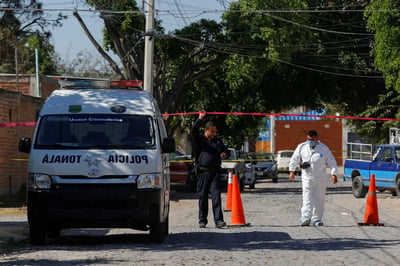 Con casi 100 asesinatos diarios, México atraviesa una ola de violencia que va en aumento desde que el presidente Felipe Calderón (2006-2012) ordenó el uso del ejército para combatir al narcotráfico.
(ARCHIVO)