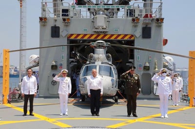 Este 1 de junio, Día de la Marina Nacional, Jorge Arganis Díaz-Leal, titular de la Secretaría de Comunicaciones y Transportes (SCT), entregó a la Secretaría de Marina (Semar) el control de los puertos del país. (TWITTER)